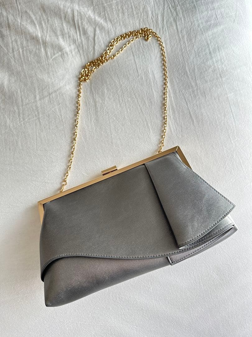 Aimer Acretのフレアタッククラッチバック