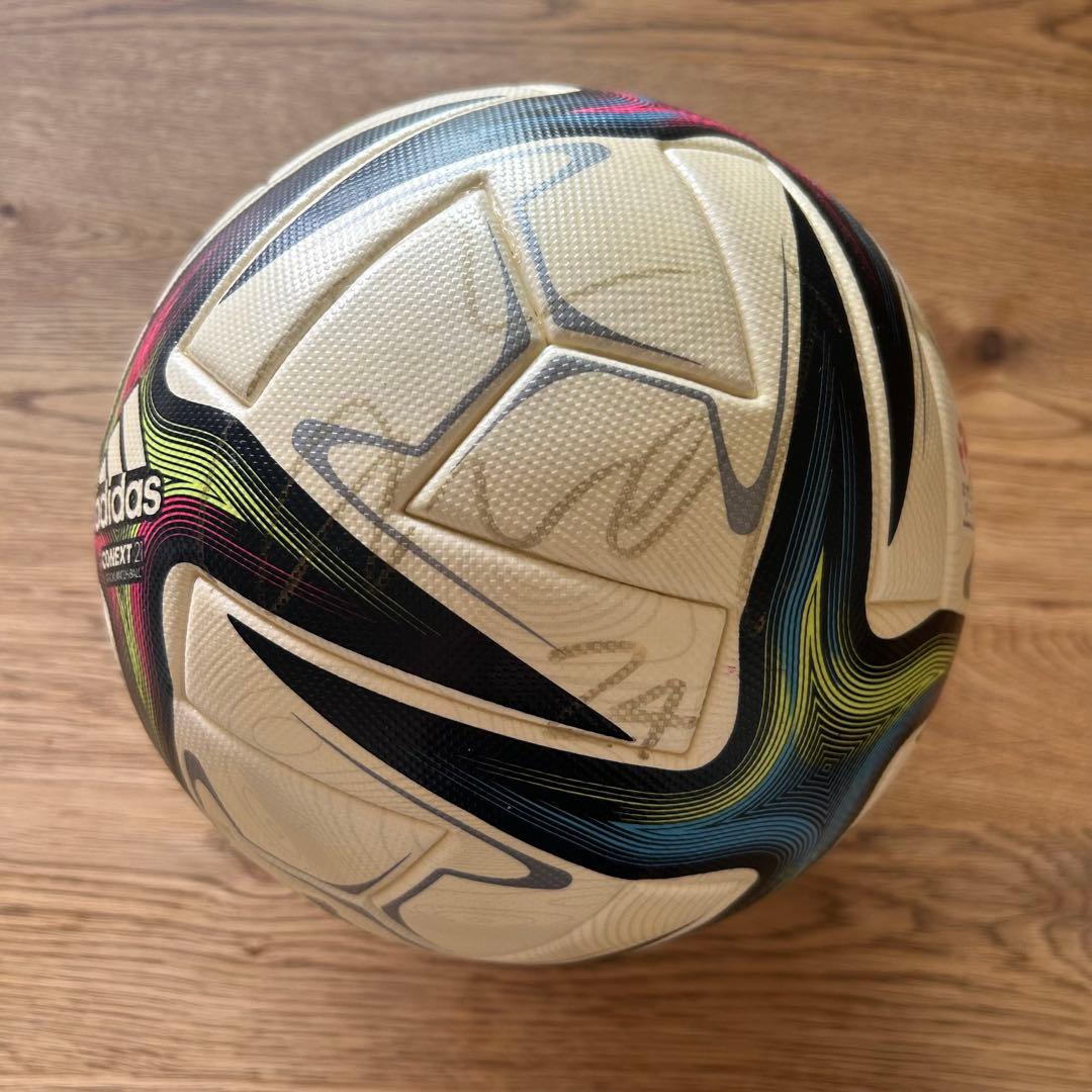 アディダス　サッカーボール　なでしこリーグ サイン入り JFA 5号球