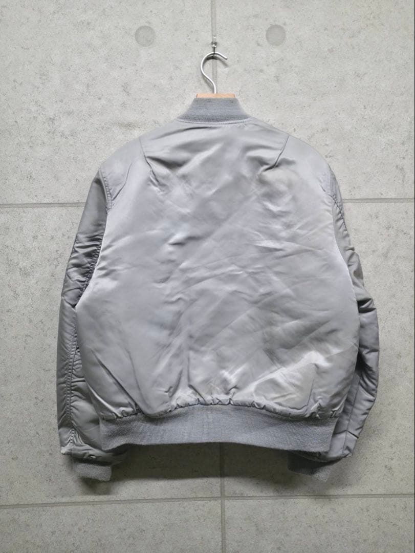 米軍実物のMA-1フライトジャケット　38グレー