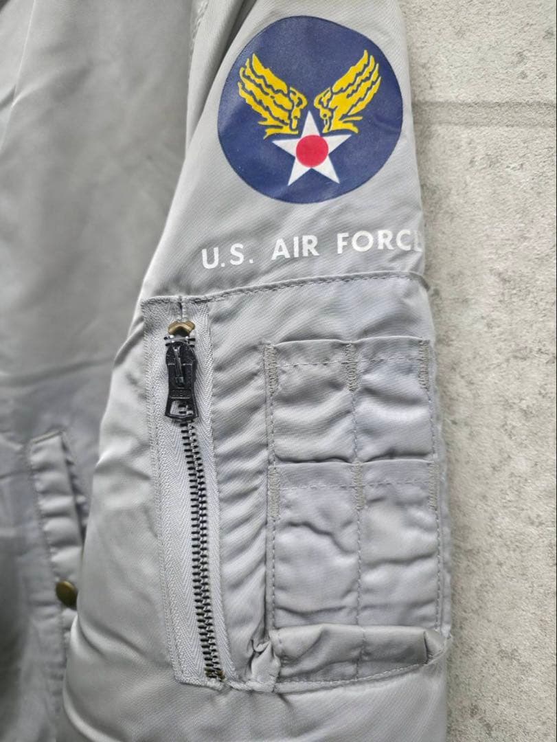 米軍実物のMA-1フライトジャケット　38グレー