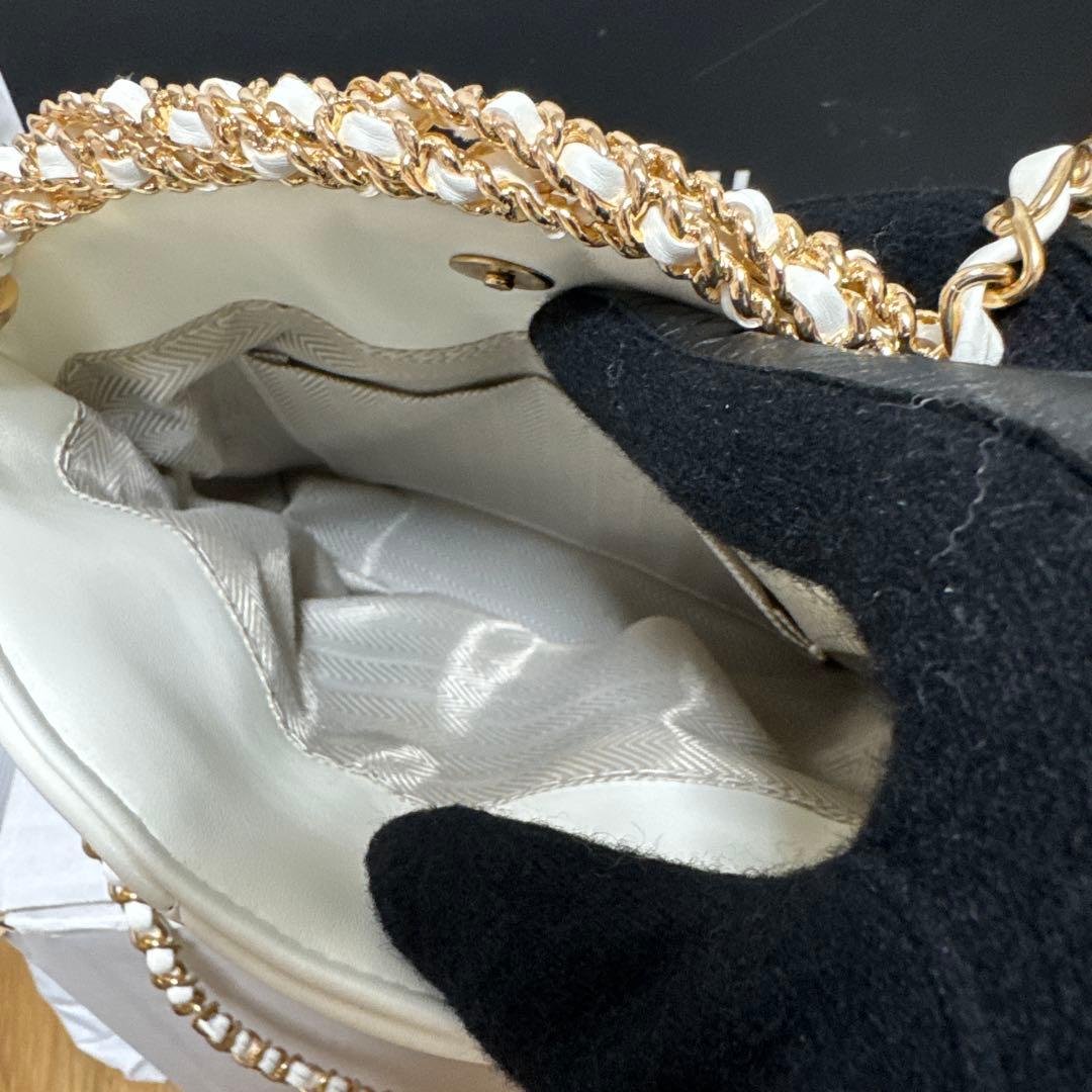 CHANEL シャネル ショルダーバッグ 白 再出品