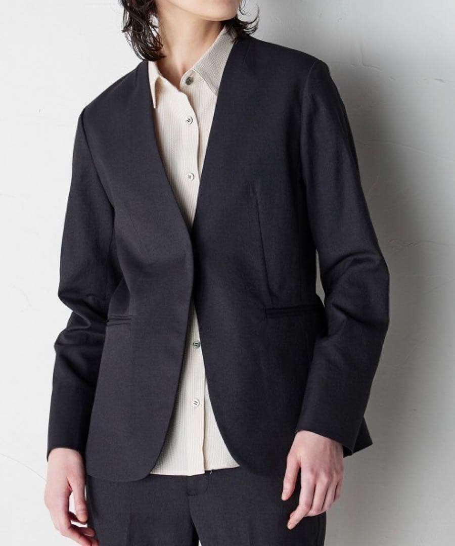 未使用 la.f… ストレッチノーカラージャケット洗濯機で洗える