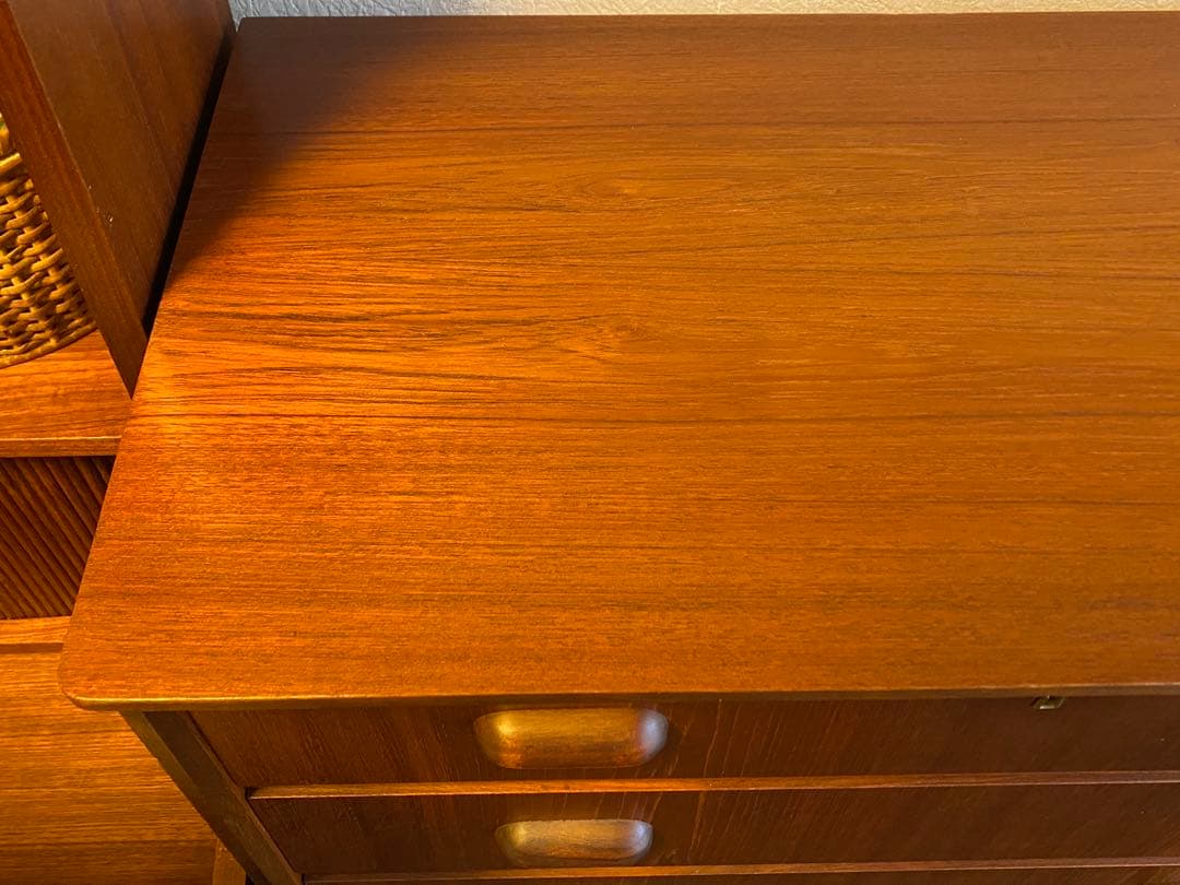 3月中旬まで　北欧ヴィンテージ　デンマーク製　チーク6段チェスト