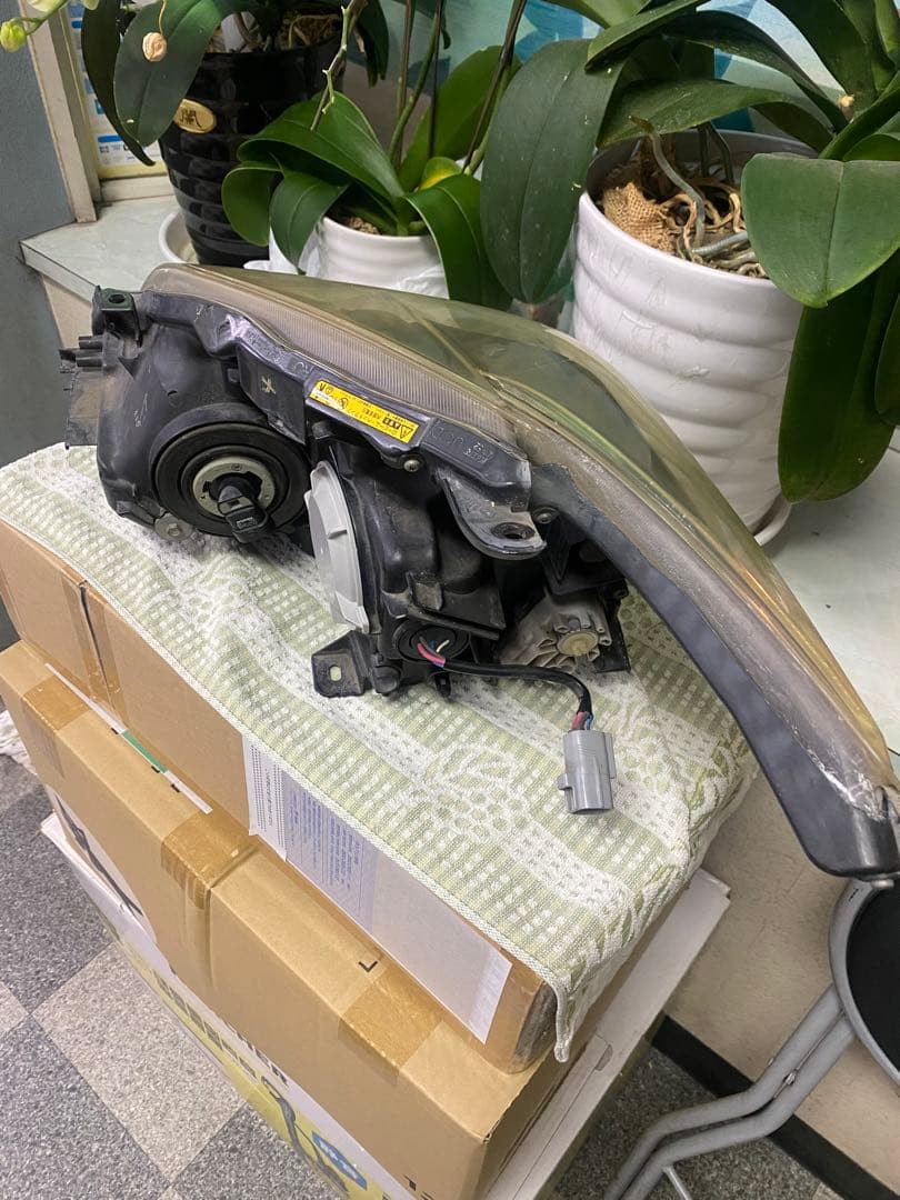 30プリウスGsヘッドライト