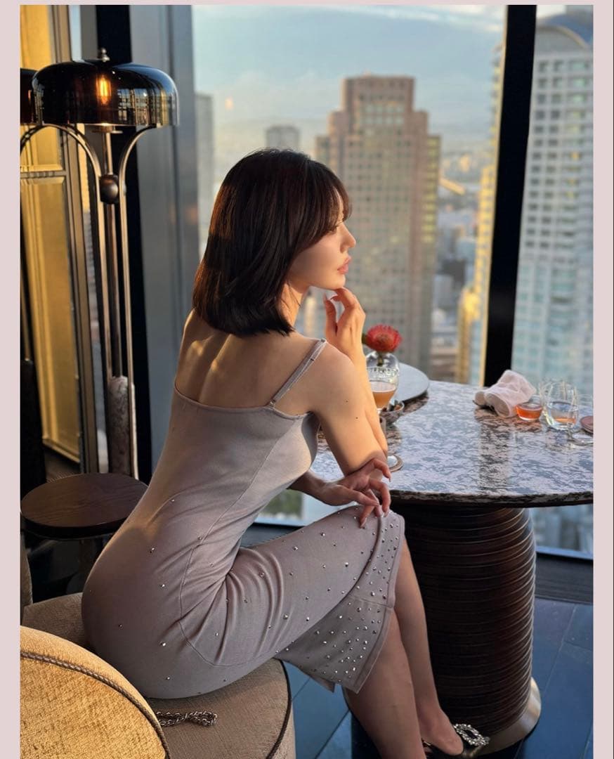 「1/26までの限定価格」 QUNG champagneグラデーションビジュー