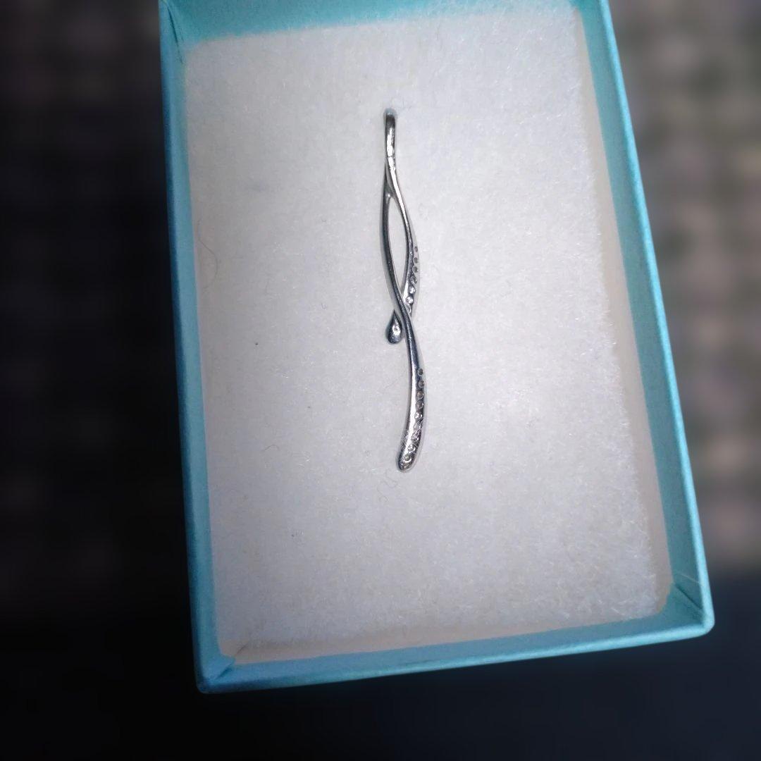 0.12 k18WGの刻印　ネックレストップ