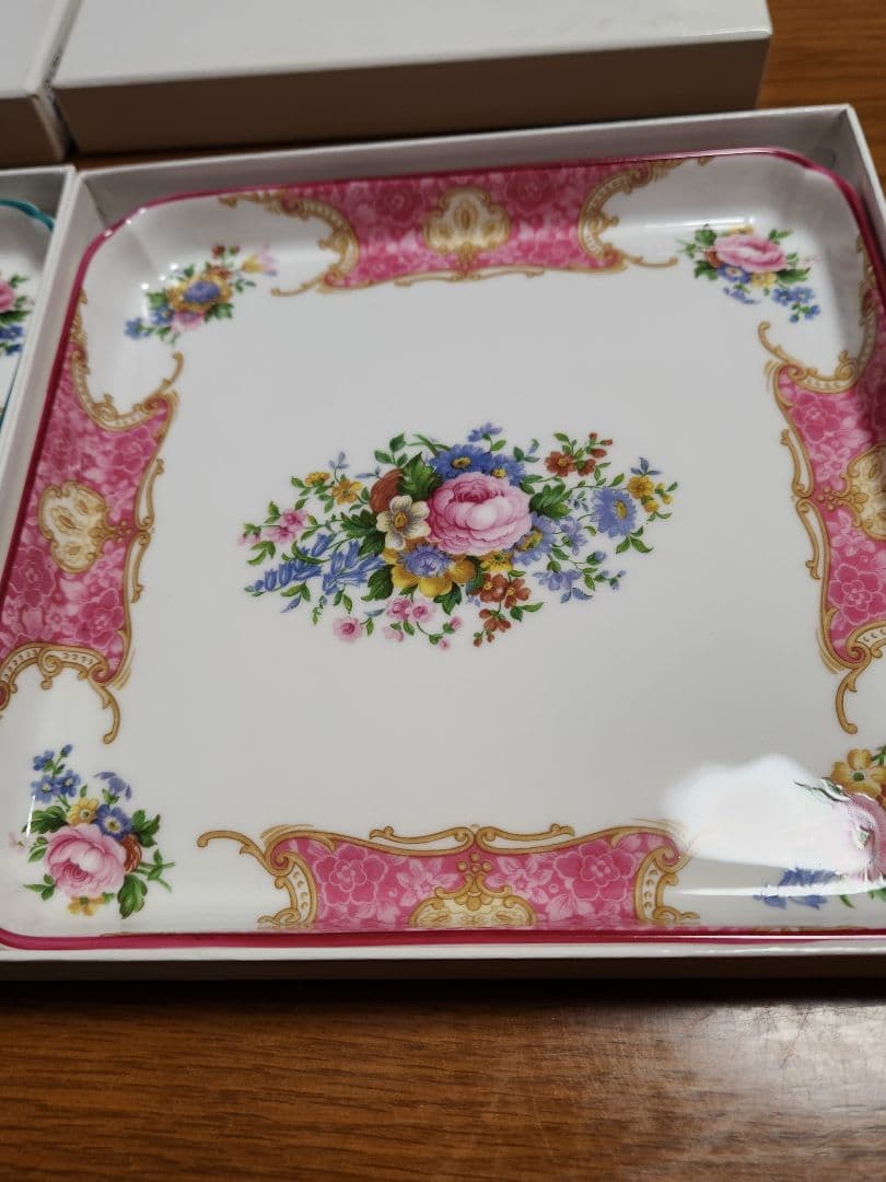 ロイヤルアルバート角プレート2枚