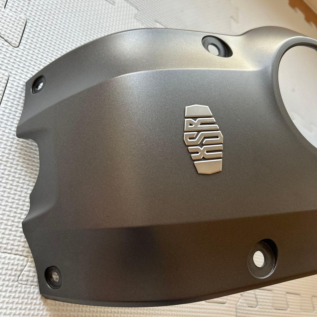 XSR900 センターカバー