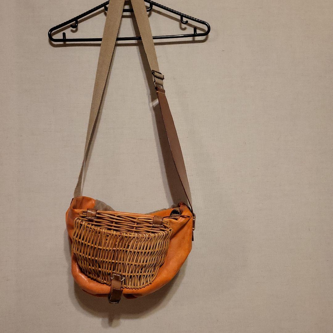 し*の様 ︎✿ エバゴス 籐とレザー のカジュアル ショルダーバッグ ︎✿