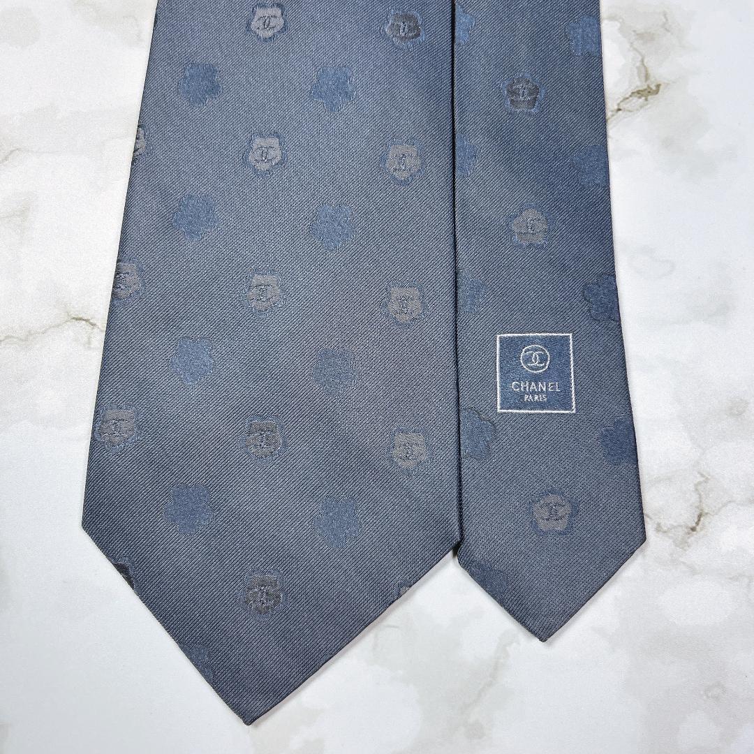 極美品　タグ付き　シャネル　ネクタイ　花柄　グレー　光沢　チェーン　現行　刺繍
