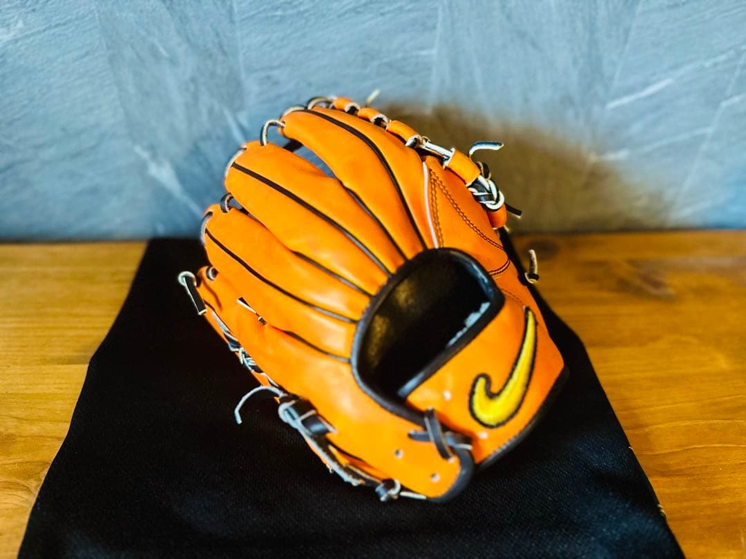 極美品 硬式 内野手用 フルオーダーグラブ カスタム品 キップレザー 極艶