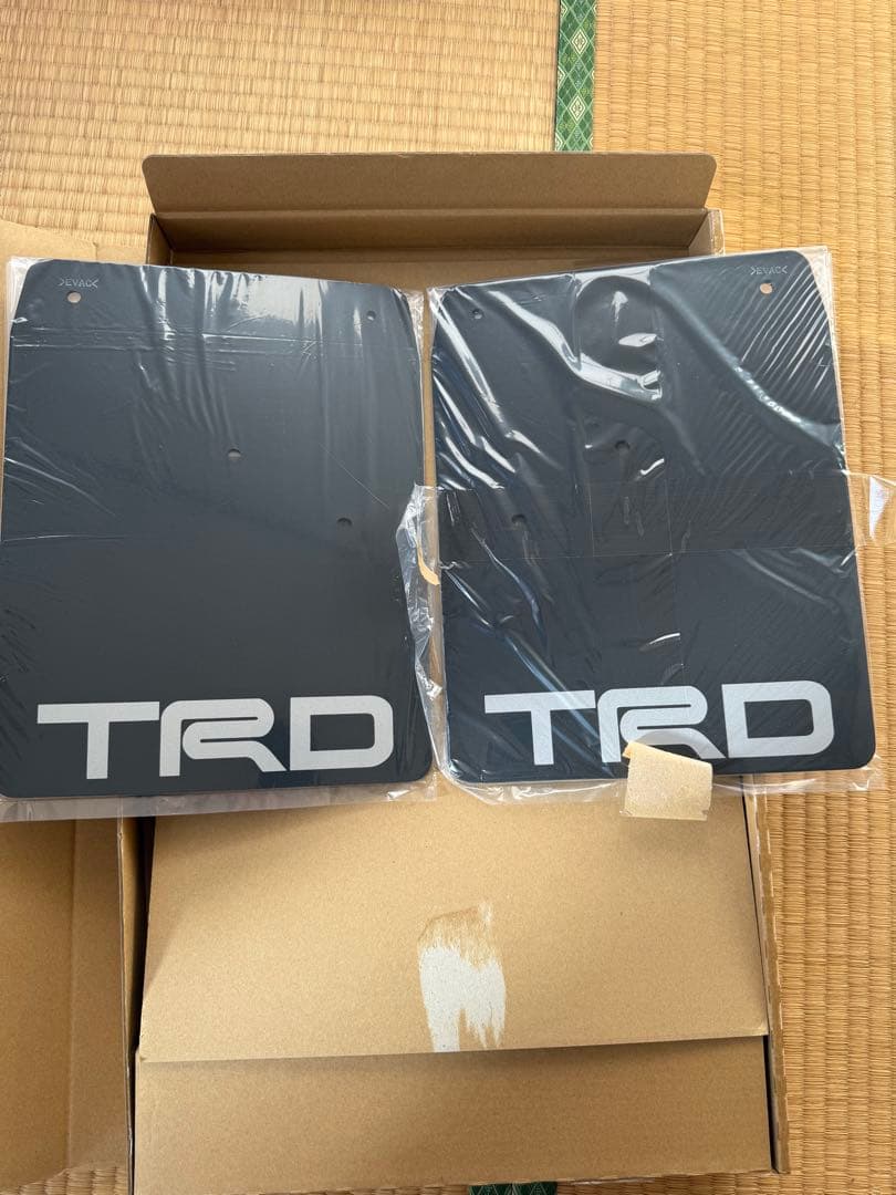 よちふみTRD ブラック マッドフラップ