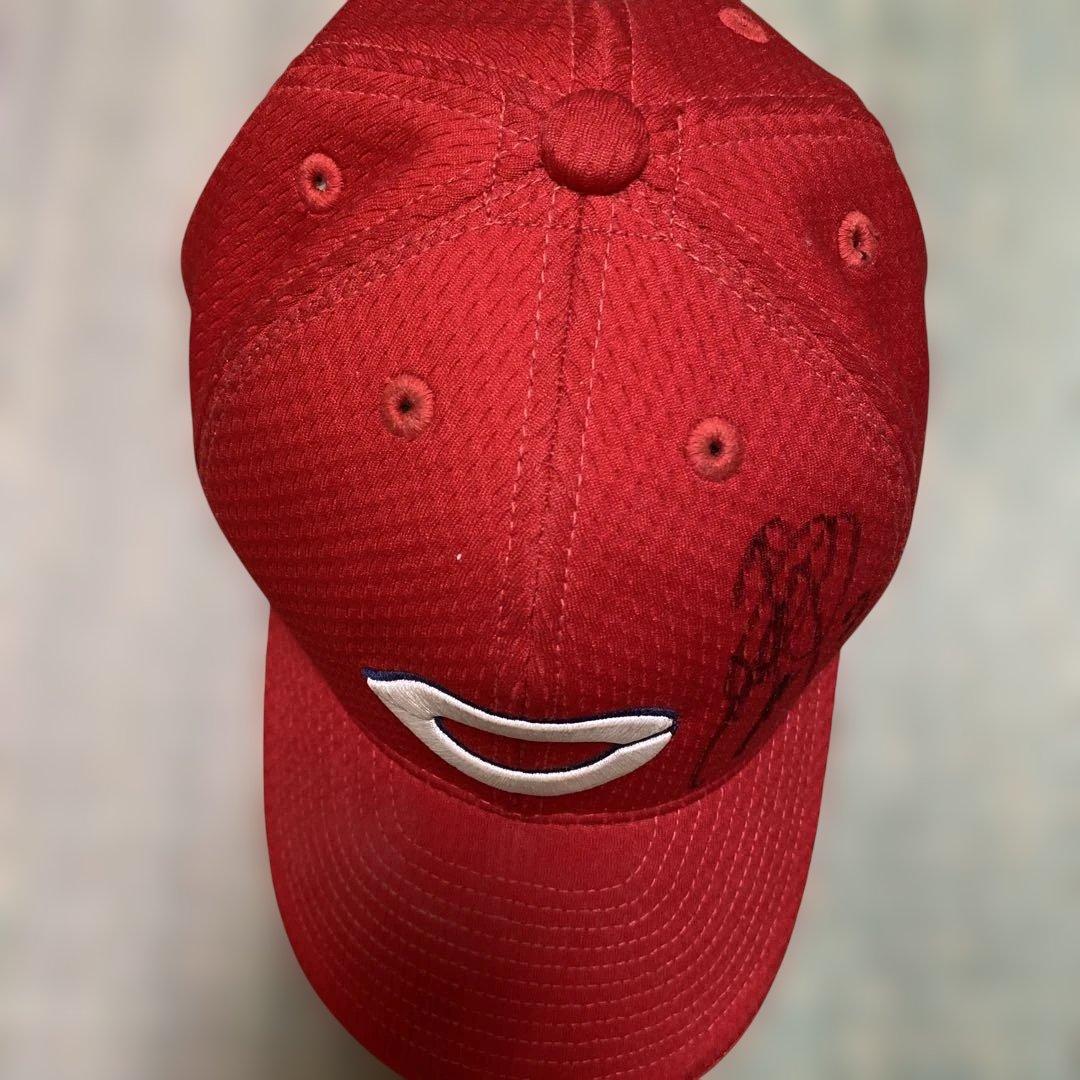 広島東洋カープ東出選手サイン入り キャップ（本人が現役時代実際使用していたもの）