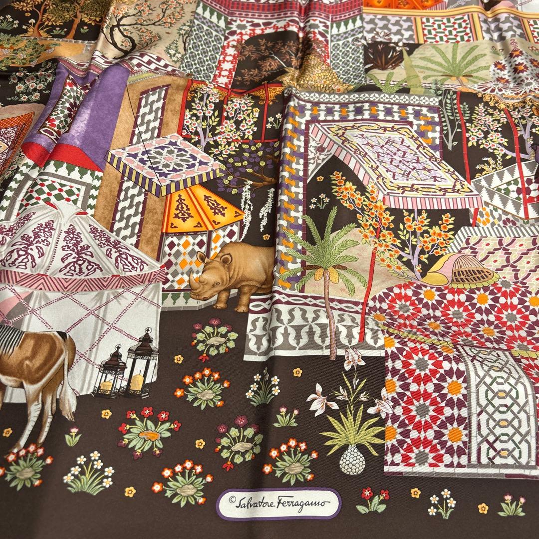 Salvatore Ferragamo スカーフ シルク製