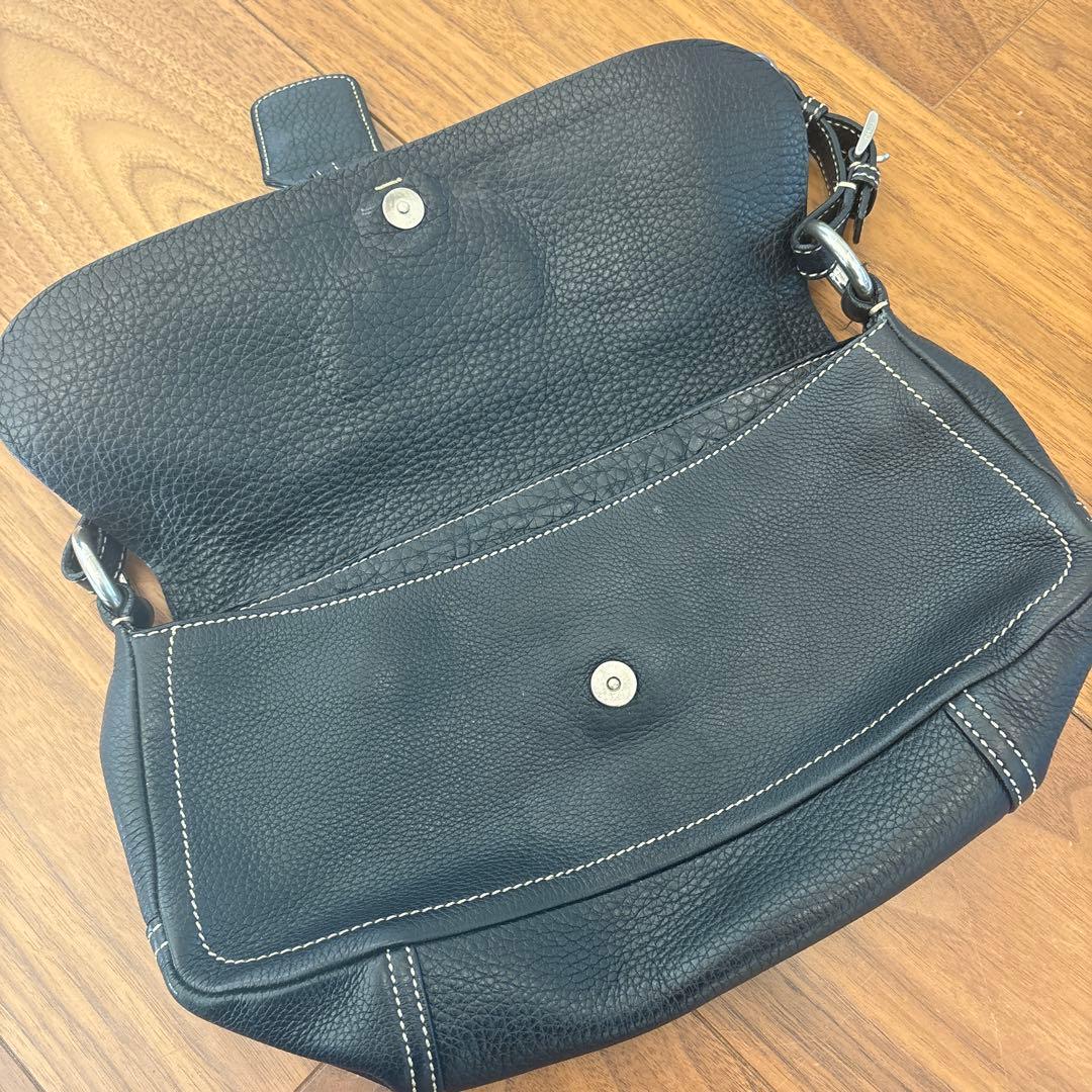 PRADA ブラックレザーショルダーバッグ