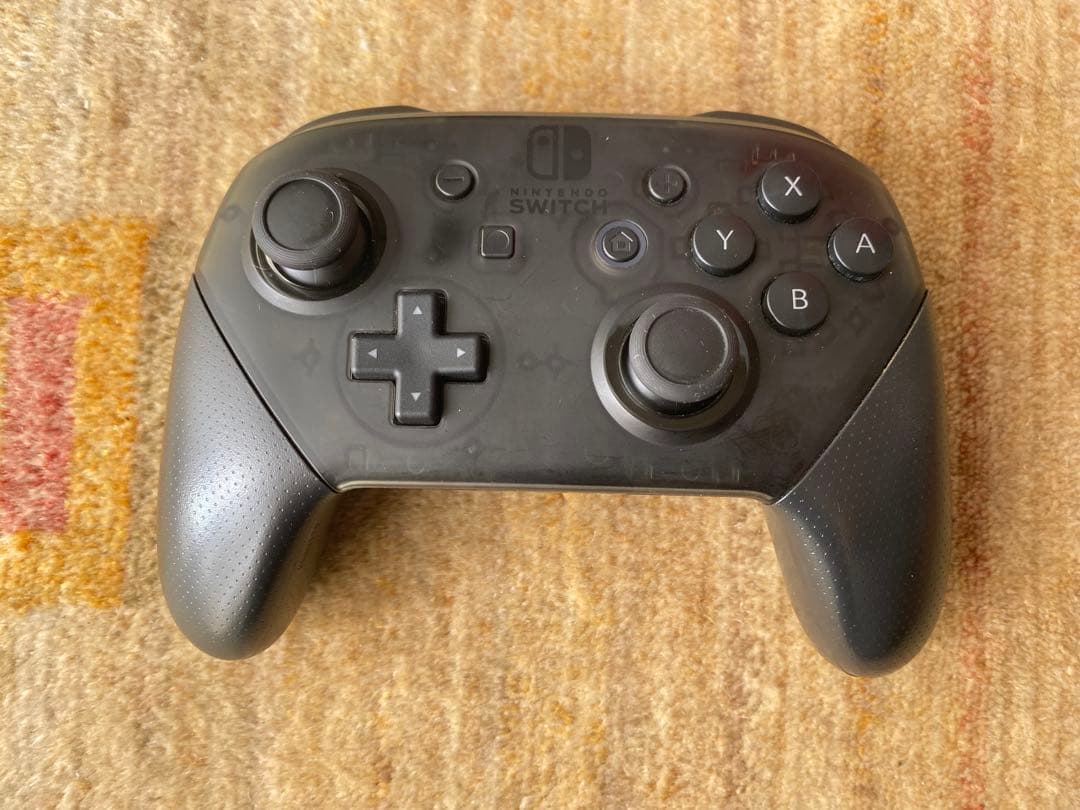 Nintendo Switch本体（ニンテンドースイッチ）、プロコン