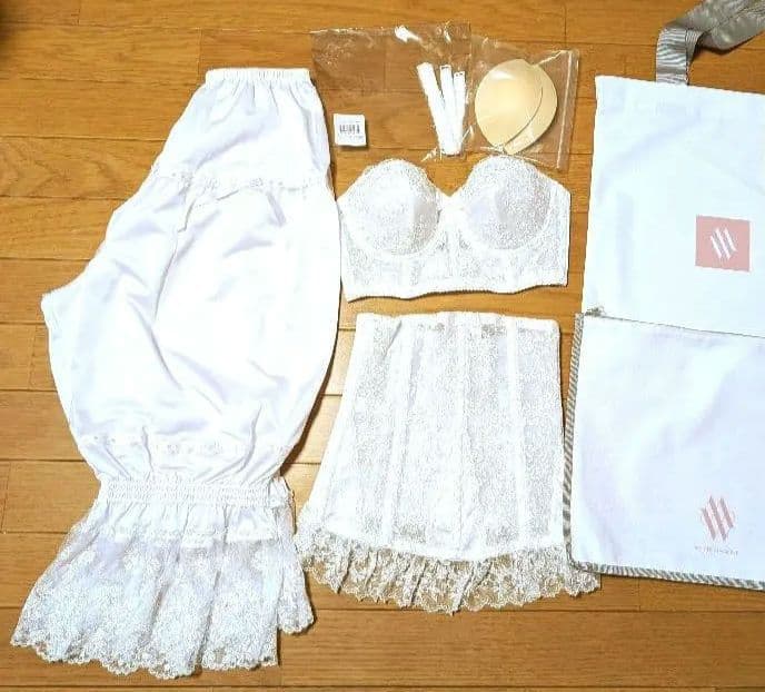 カドリールインターナショナル ブライダルインナー　C70 セモア