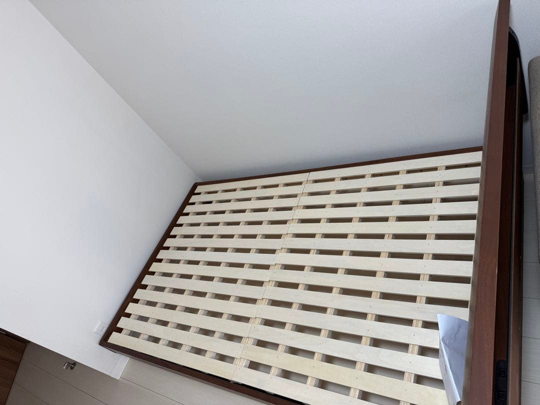 ニトリ　セミダブルベッドフレーム　コスモ　ほぼ新品　送料込価格