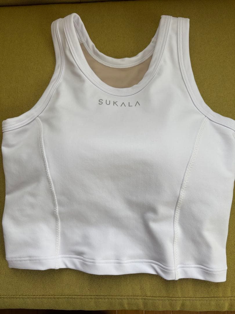 SUKALAヨガウェアタンクトップ　ホワイト サイズM