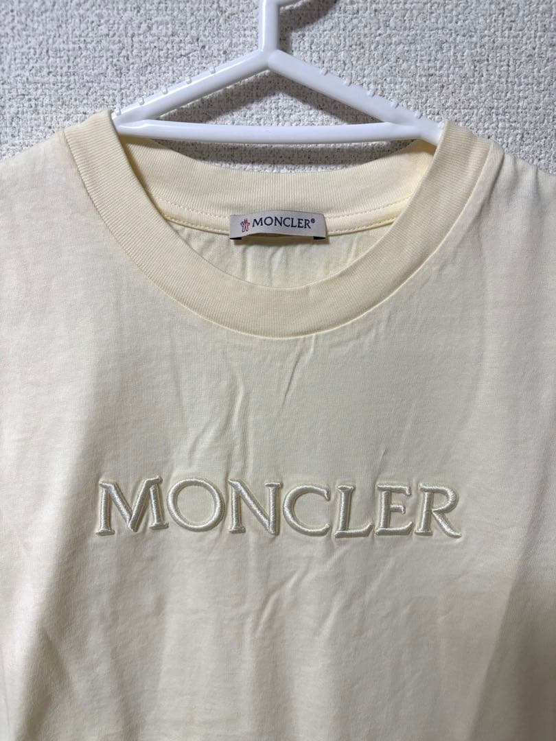 新品 モンクレール Tシャツ 2025 モンクレ ホワイトアイボリー