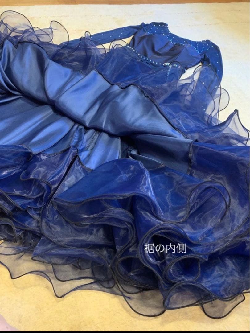 社交ダンス　ドレス　モダン　清楚で上品なネイビーのワンピース