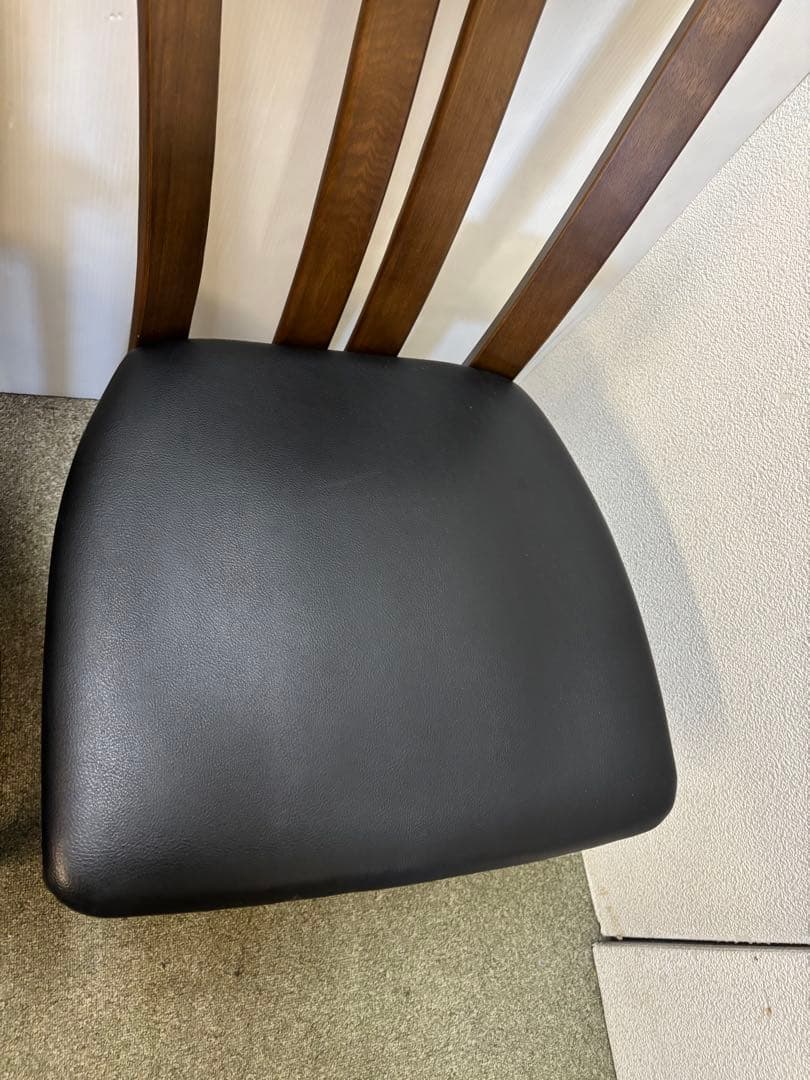 ① ダイニングチェア　２脚セット