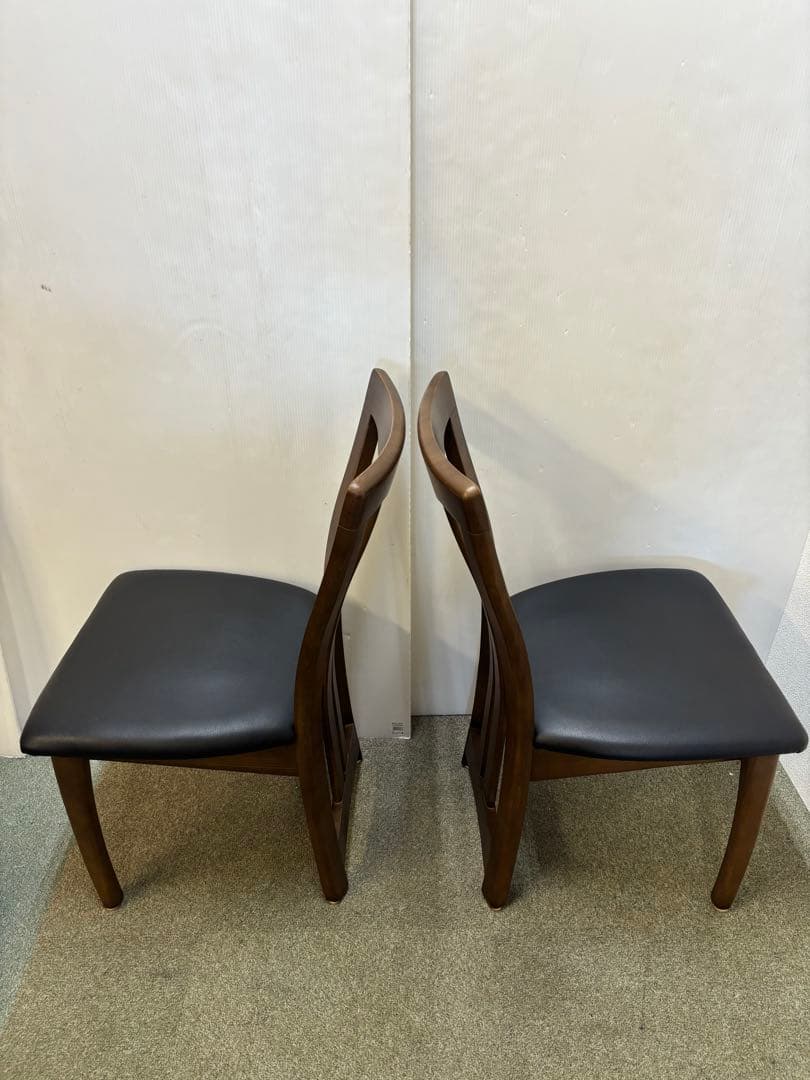 ① ダイニングチェア　２脚セット