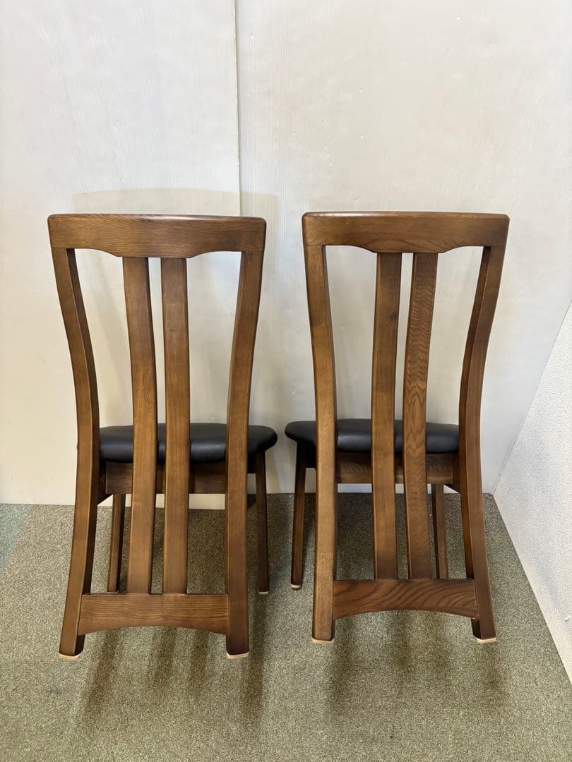 ① ダイニングチェア　２脚セット