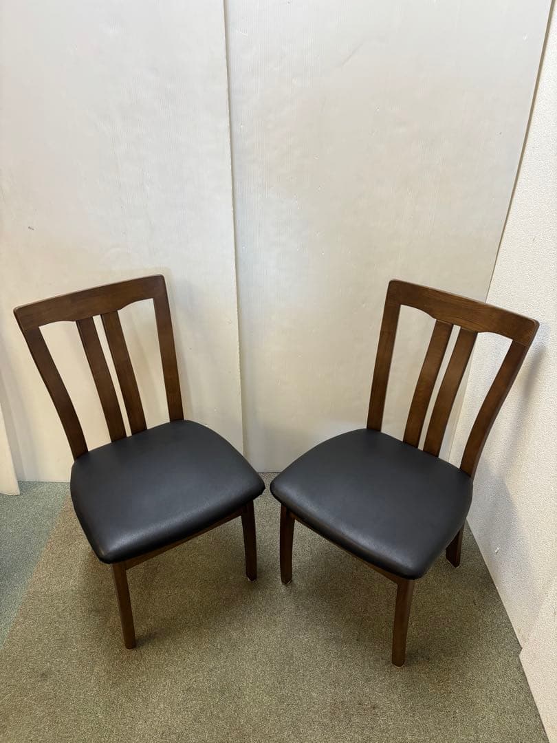 ① ダイニングチェア　２脚セット