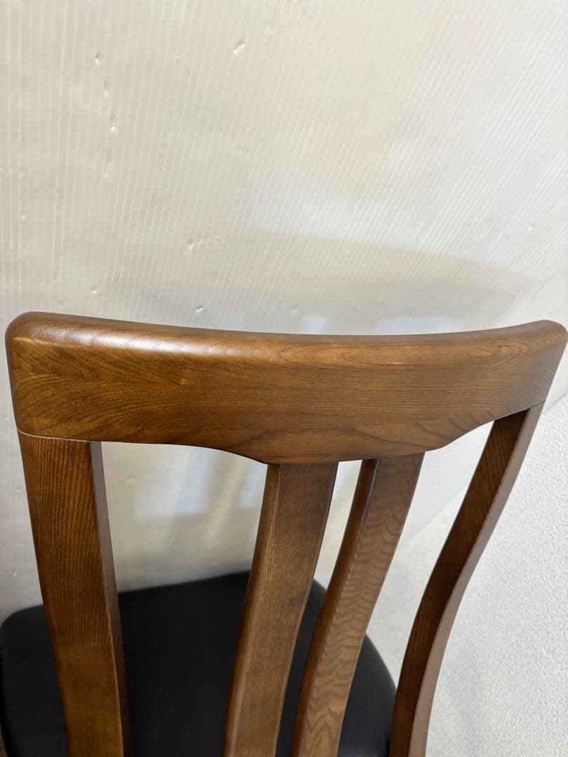 ① ダイニングチェア　２脚セット