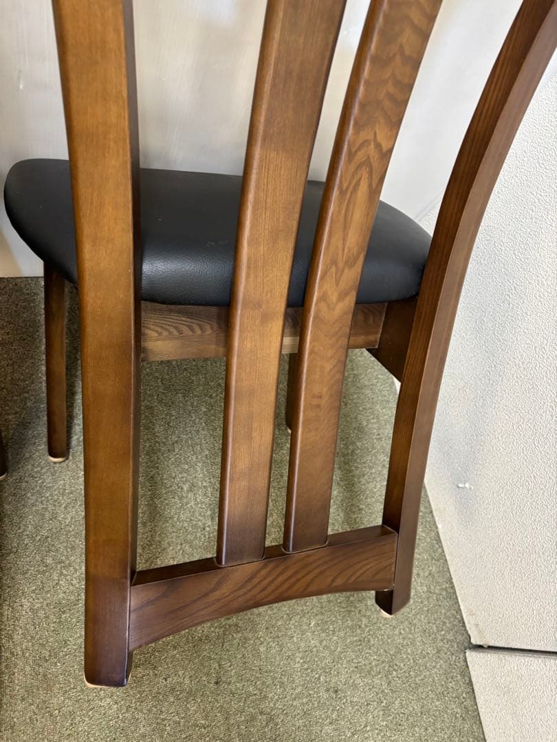 ① ダイニングチェア　２脚セット