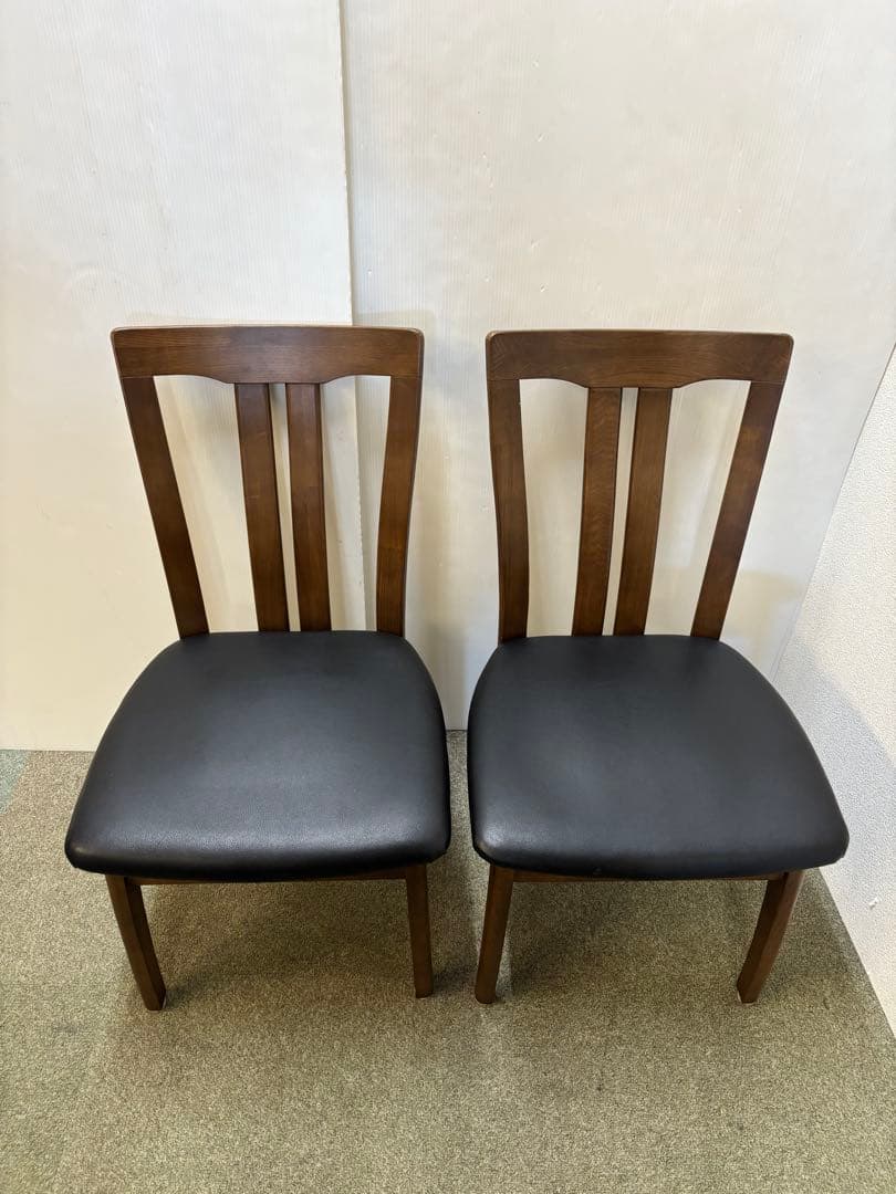 ① ダイニングチェア　２脚セット