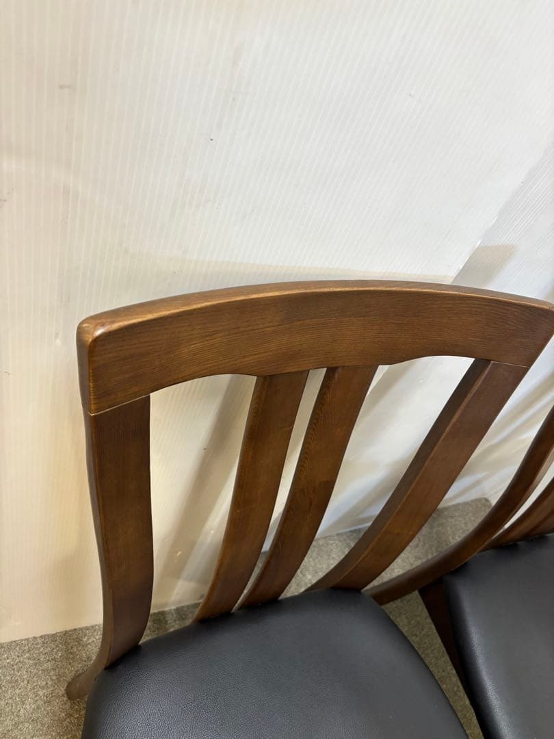 ① ダイニングチェア　２脚セット