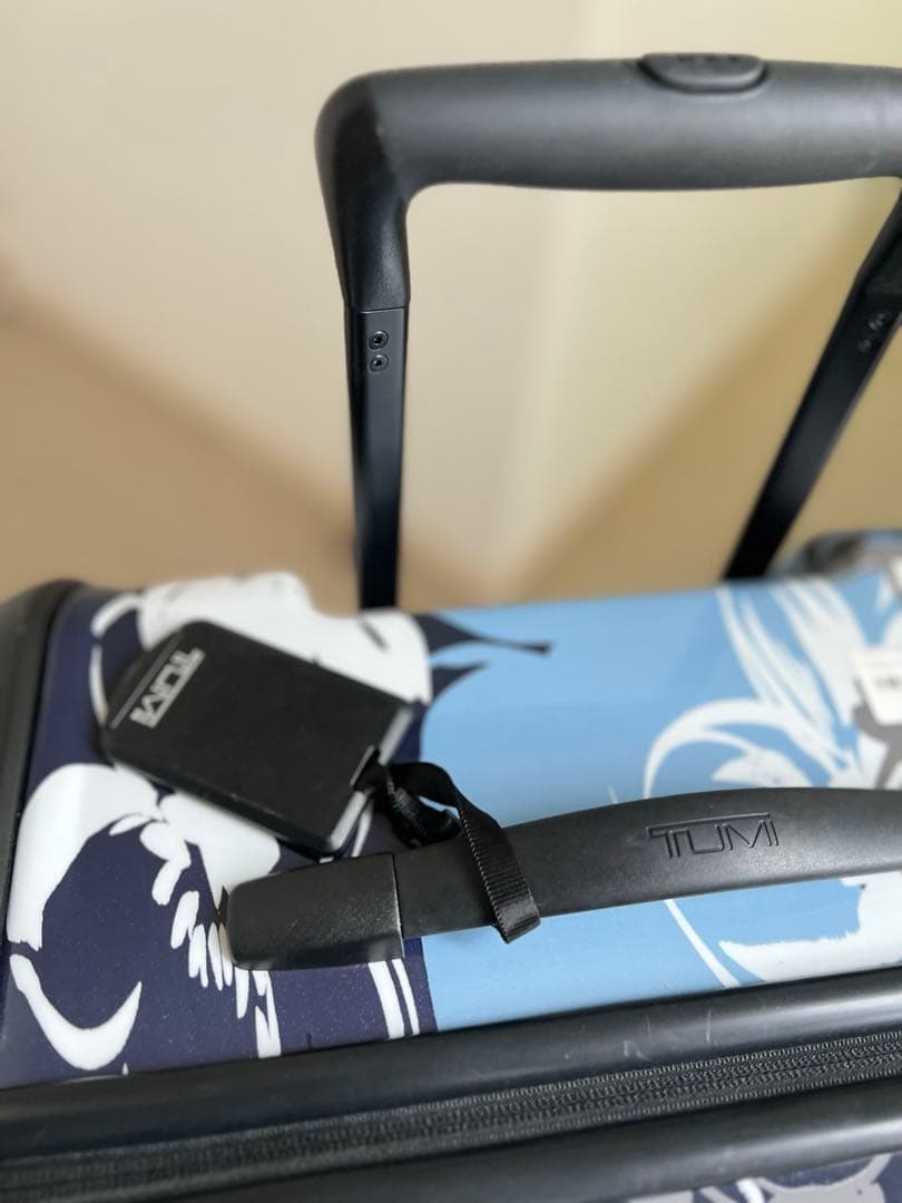 TUMI 花柄大型キャリーケース