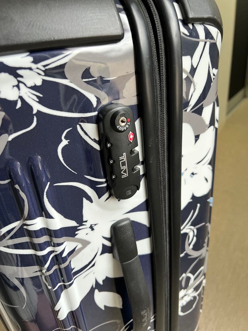 TUMI 花柄大型キャリーケース