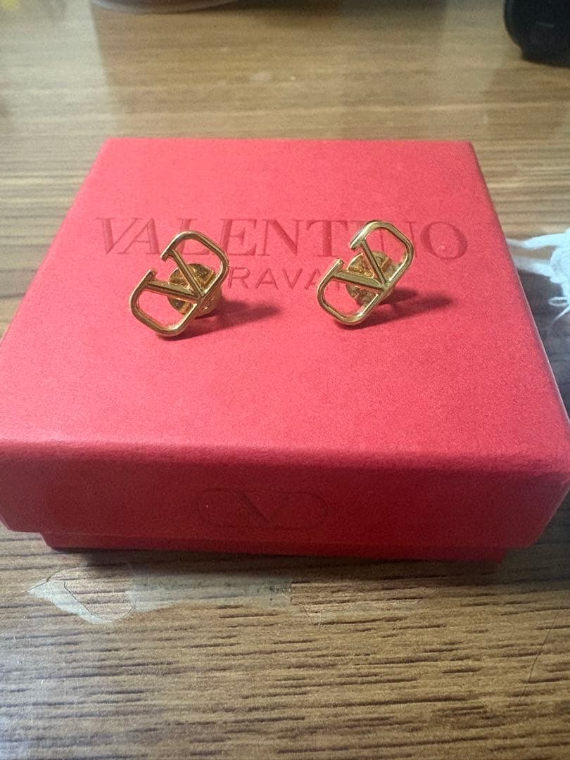 VALENTINO ピアス(両耳用)