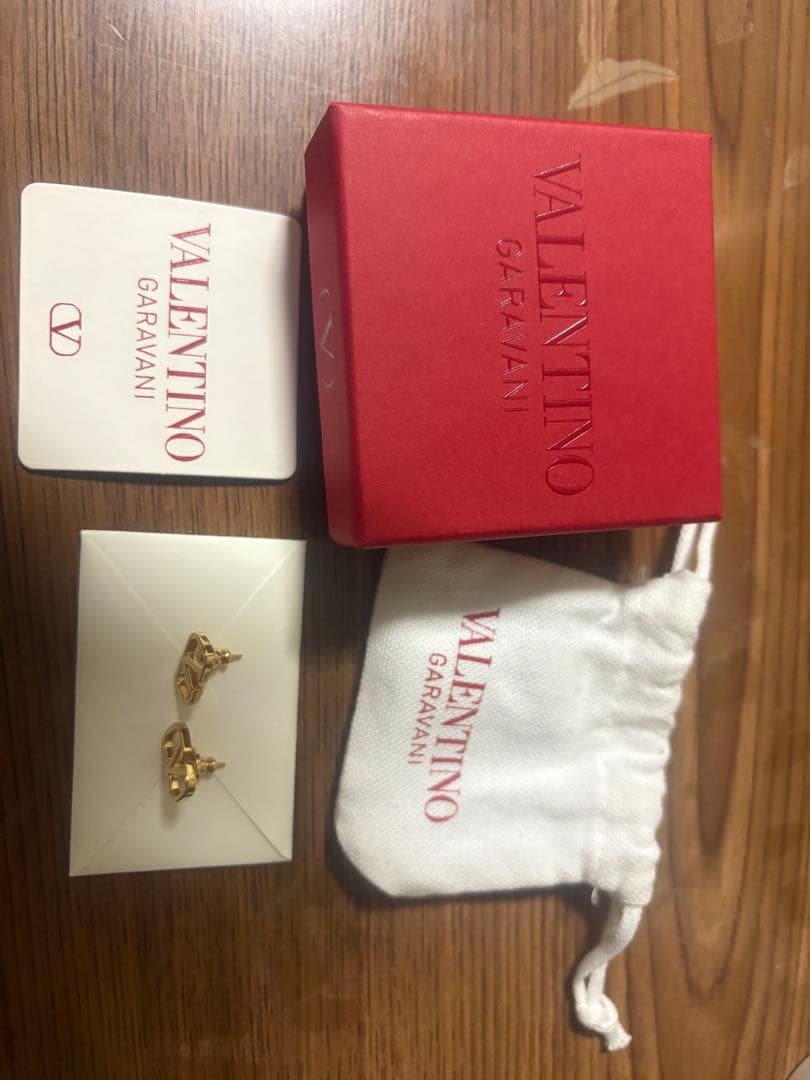 VALENTINO ピアス(両耳用)