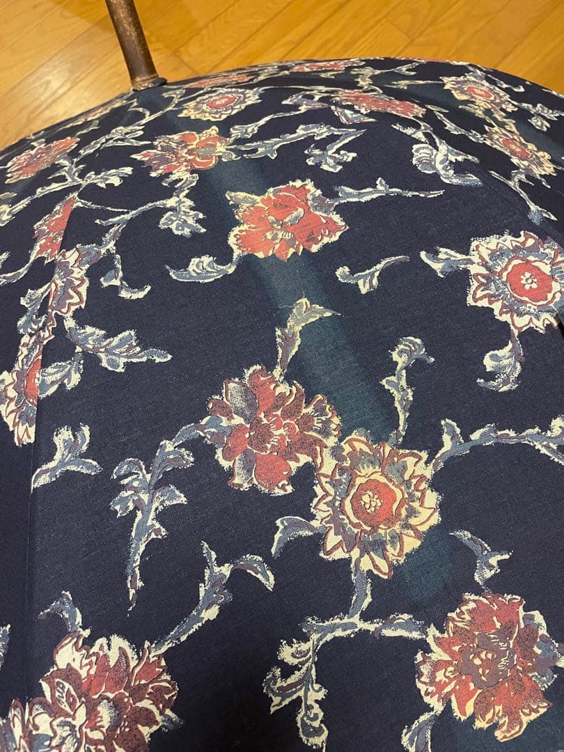 45R 花柄 ネイビー 日傘 雨傘　木製持ち手 入手困難品