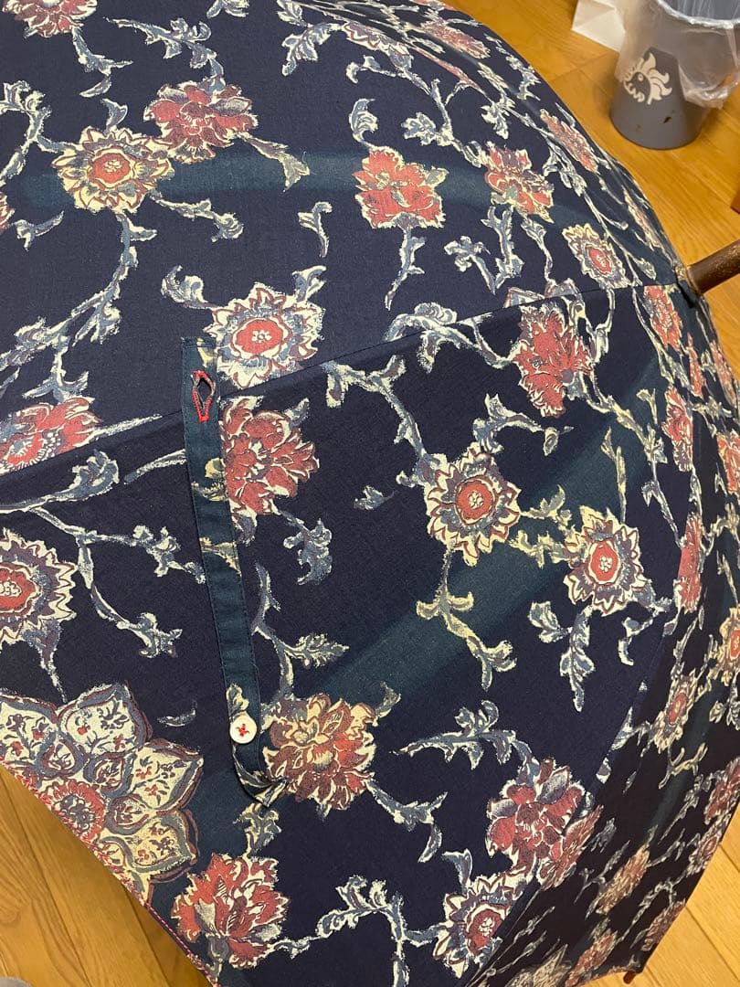 45R 花柄 ネイビー 日傘 雨傘　木製持ち手 入手困難品