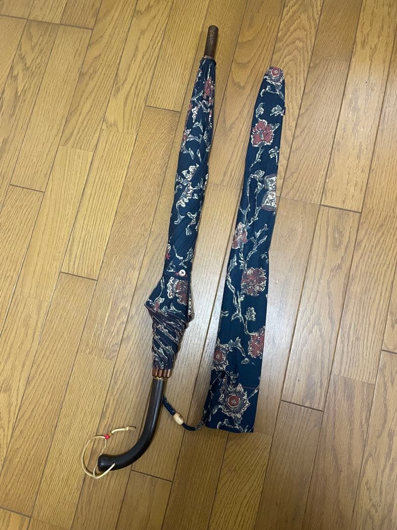 45R 花柄 ネイビー 日傘 雨傘　木製持ち手 入手困難品