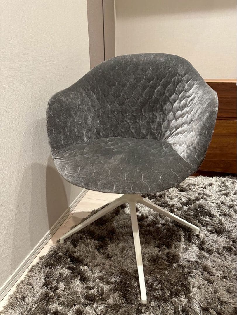 BoConcept Adelaide 上質感ダイニングチェア回転式 ②グレー系