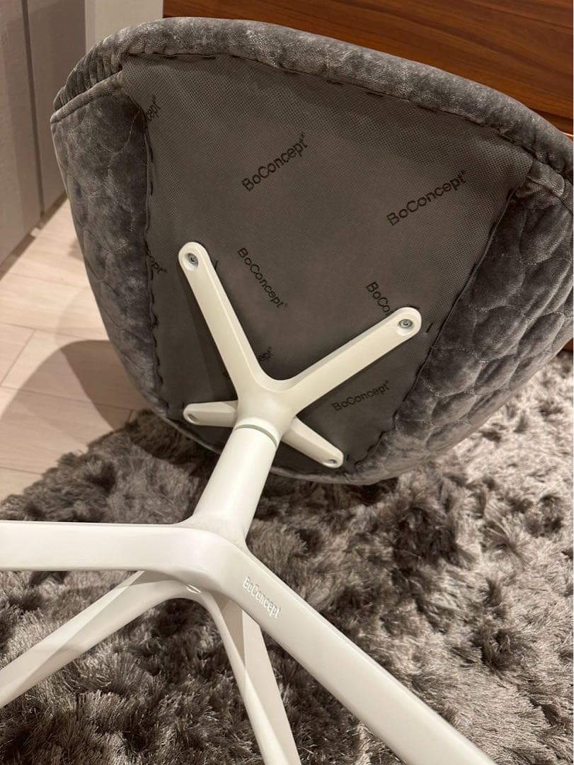 BoConcept Adelaide 上質感ダイニングチェア回転式 ②グレー系