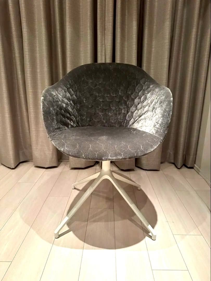 BoConcept Adelaide 上質感ダイニングチェア回転式 ②グレー系