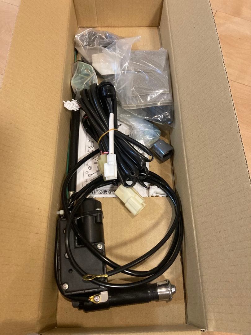 トヨタ純正　パッソ　電動フェンダーポール