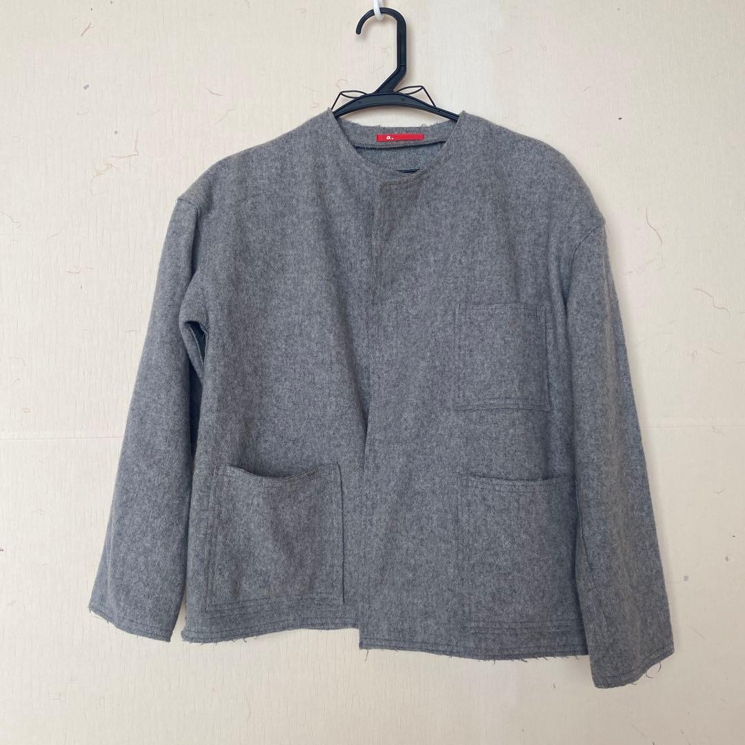 イオグラフィック　a.切りっぱなしウールジャケット　グレー