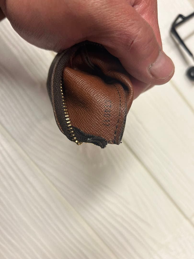 ルイヴィトン　キーケース　小銭入れ　パース　モノグラム　美品