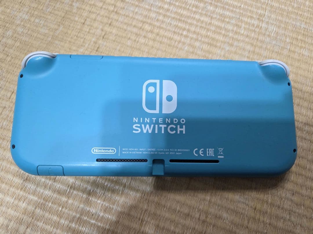 ニンテンドースイッチ　ライト 本体のみ　付属品なし