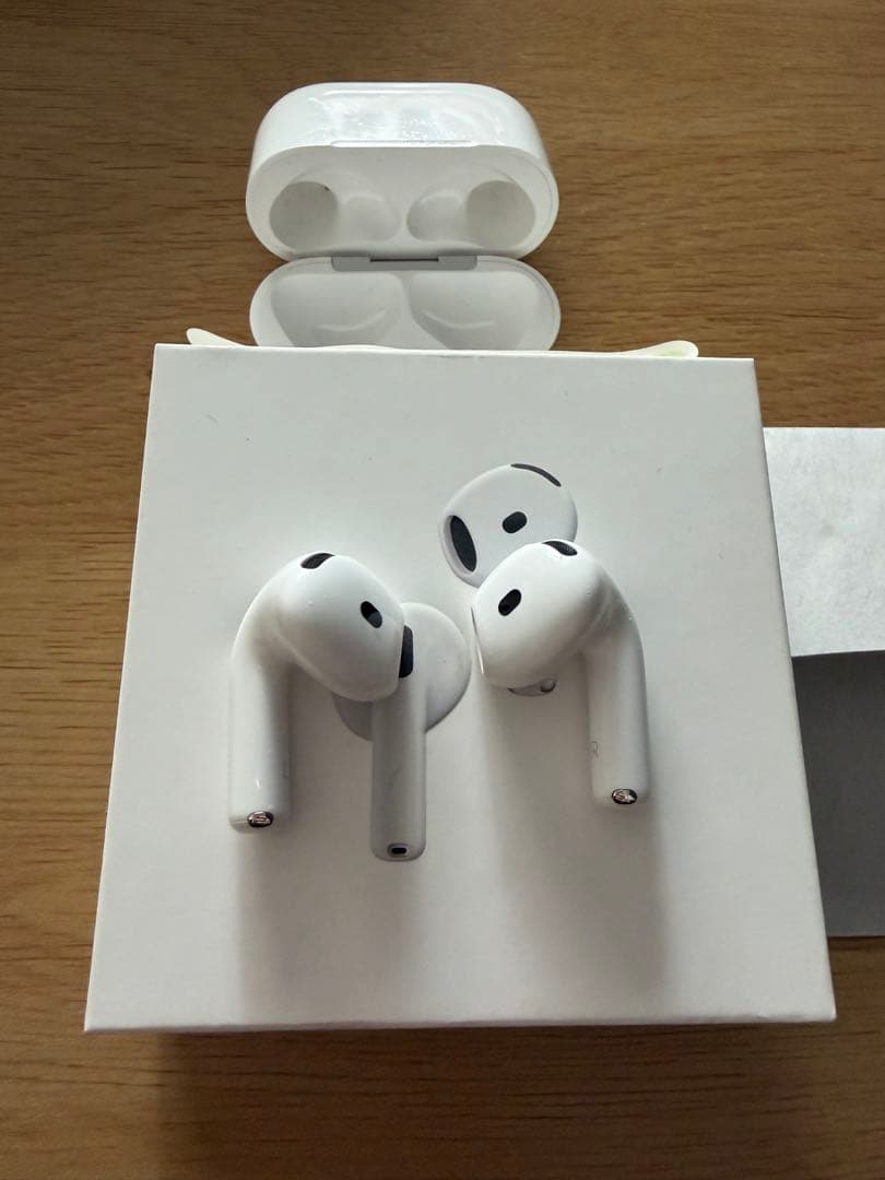 .*様 Apple AirPods 4 アクティブノイズキャンセリング搭載モデル
