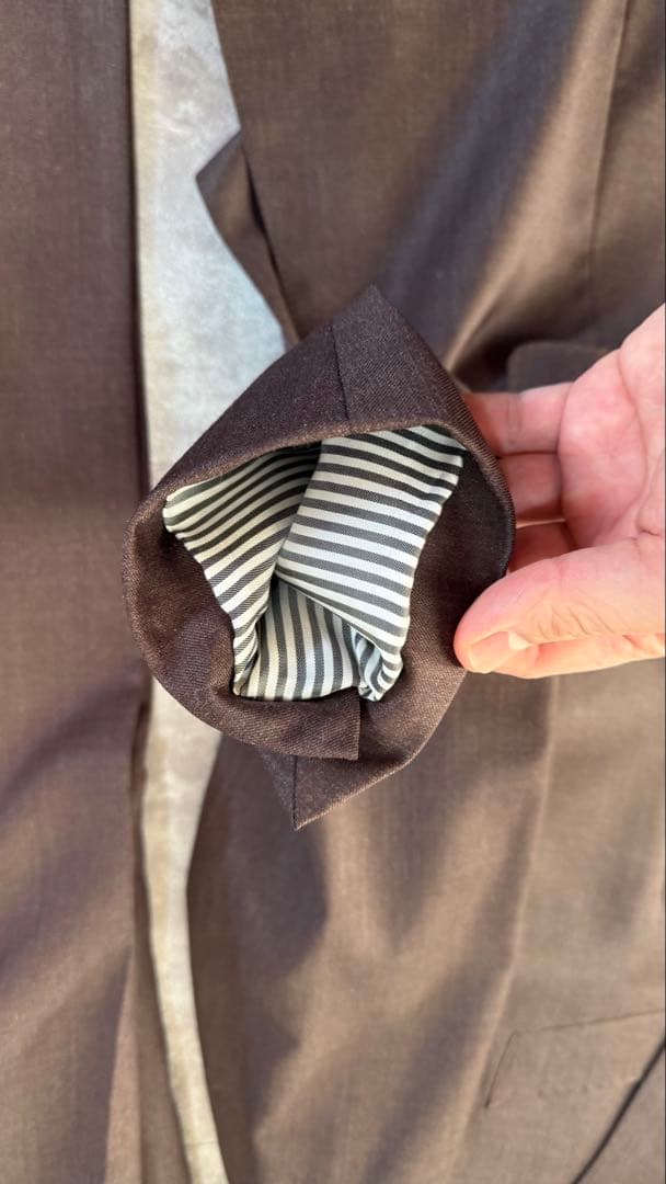 KAISER ブラウン スリーピーススーツ セットアップ 細身 茶色系