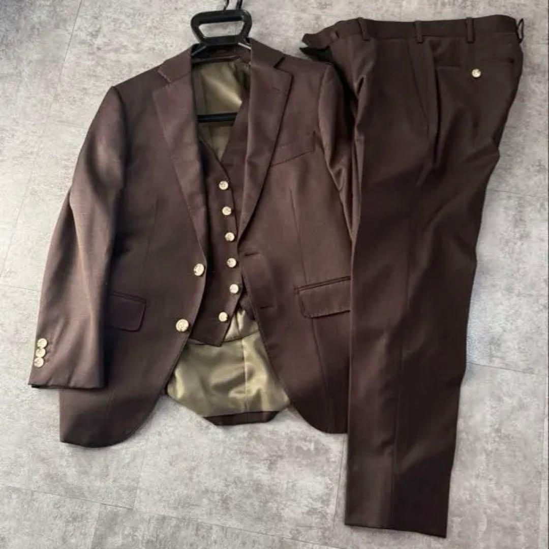 KAISER ブラウン スリーピーススーツ セットアップ 細身 茶色系
